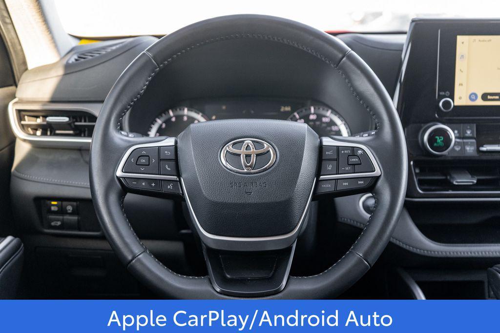 used 2024 Toyota Highlander car, priced at $35,879