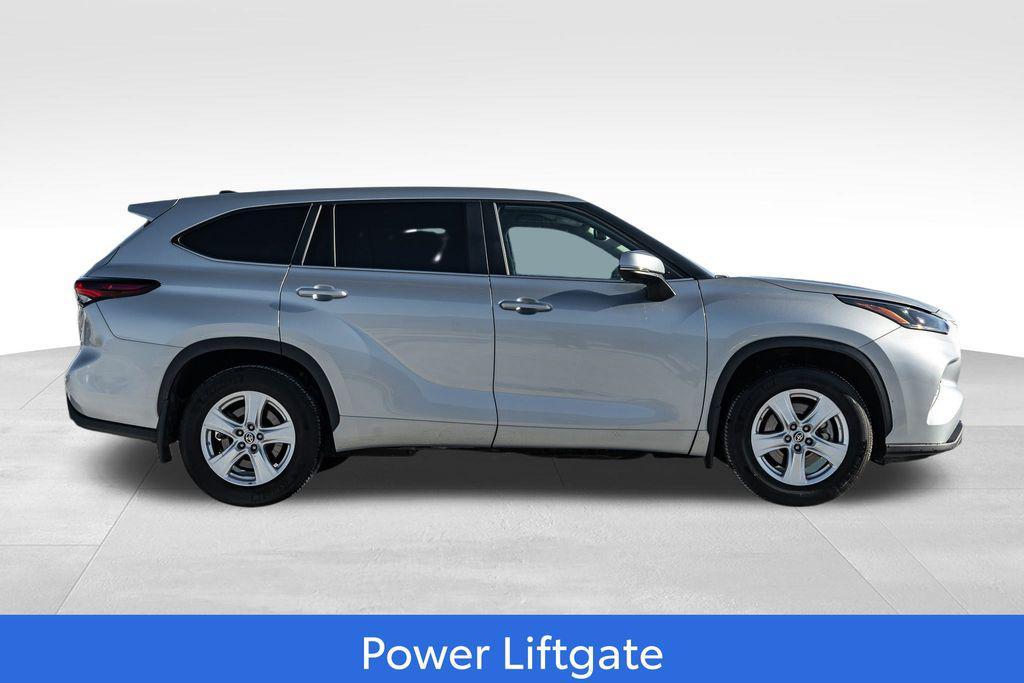 used 2024 Toyota Highlander car, priced at $35,879