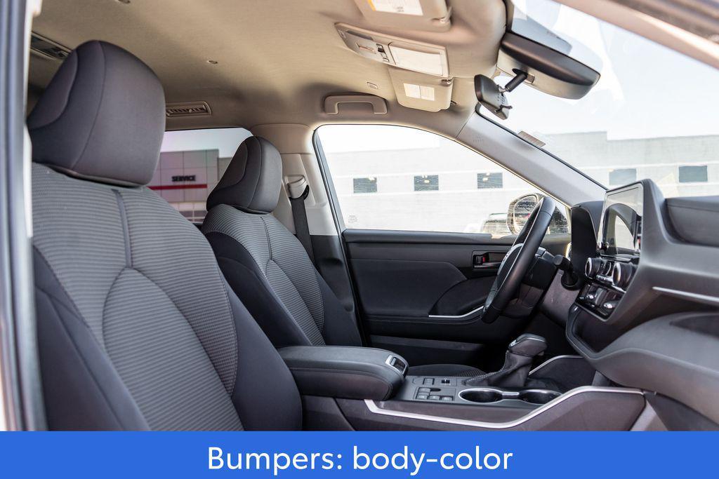 used 2024 Toyota Highlander car, priced at $35,879