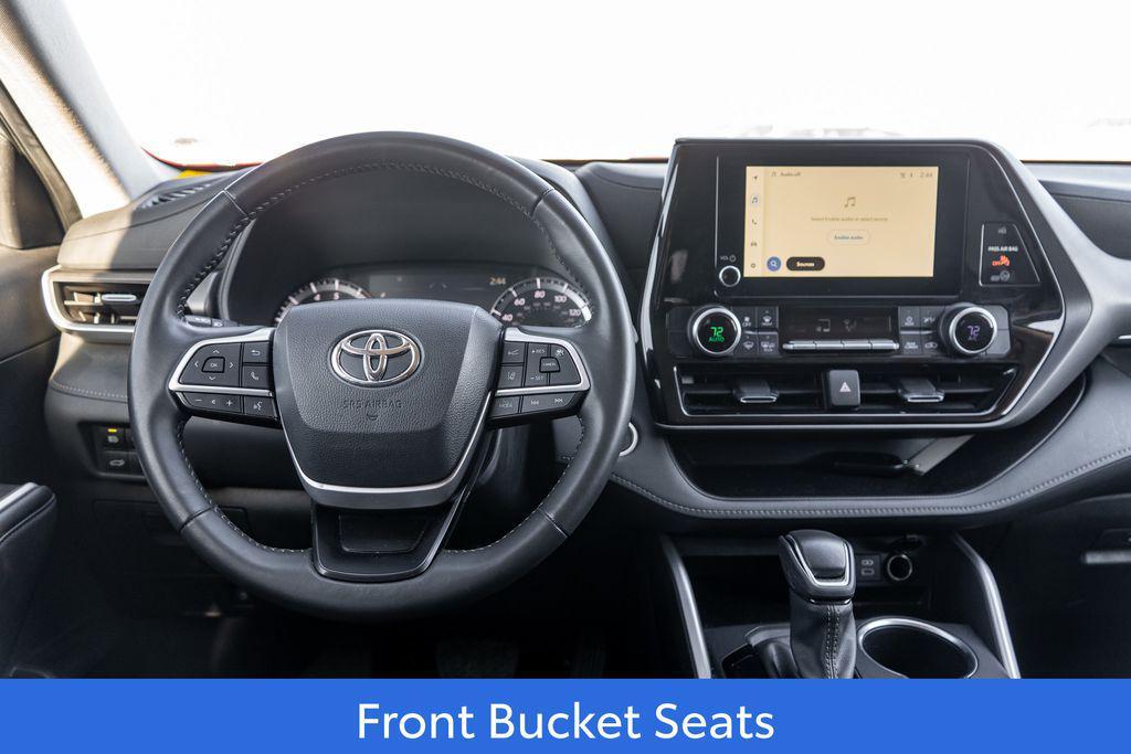 used 2024 Toyota Highlander car, priced at $35,879