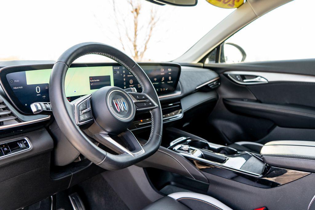 used 2025 Buick Envision car, priced at $28,689