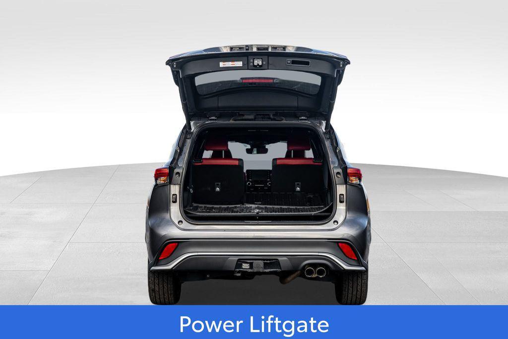 used 2021 Toyota Highlander car, priced at $34,990