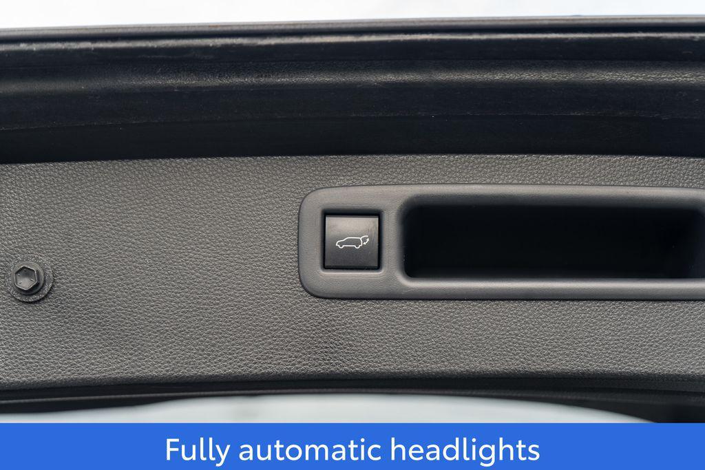 used 2021 Toyota Highlander car, priced at $34,990