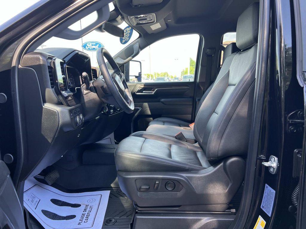 used 2025 Chevrolet Silverado 3500 car, priced at $63,602