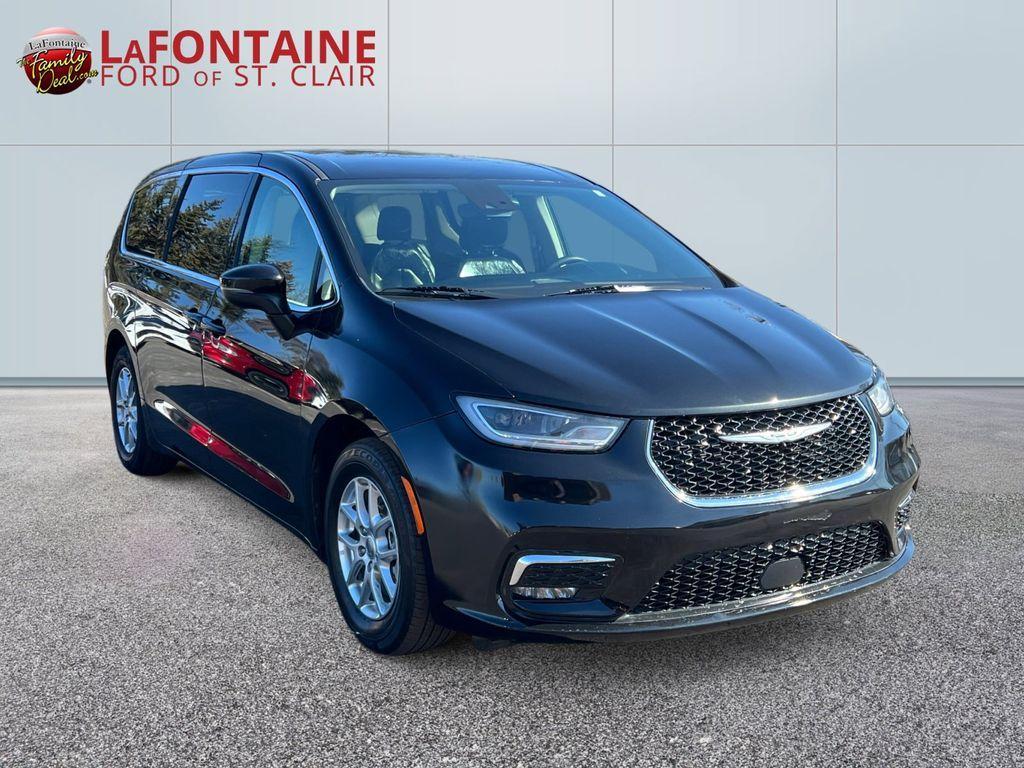 used 2023 Chrysler Pacifica car, priced at $18,803