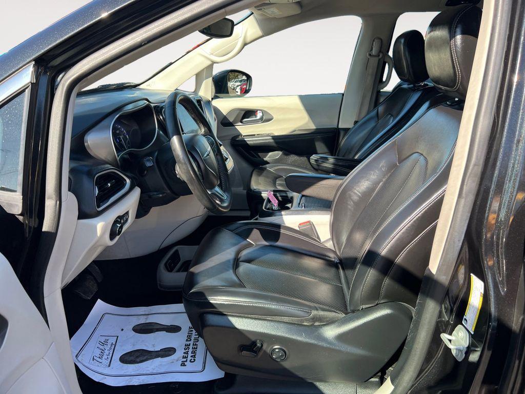 used 2023 Chrysler Pacifica car, priced at $18,803