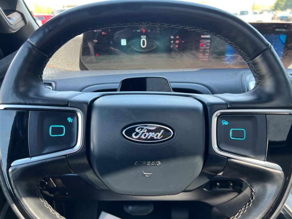 used 2025 Ford Expedition car, priced at $74,804