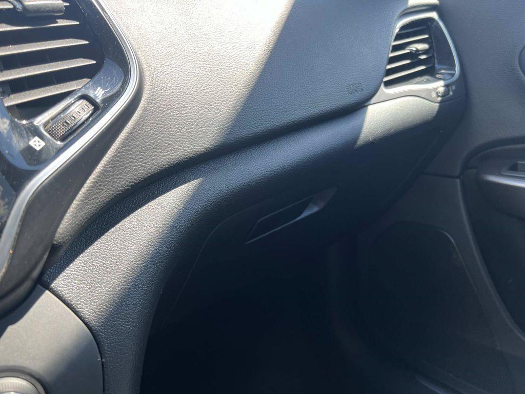 used 2019 Jeep Cherokee car, priced at $14,508