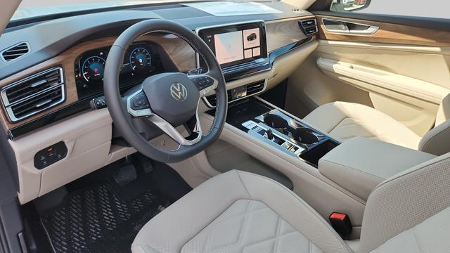 new 2026 Volkswagen Atlas car, priced at $43,122