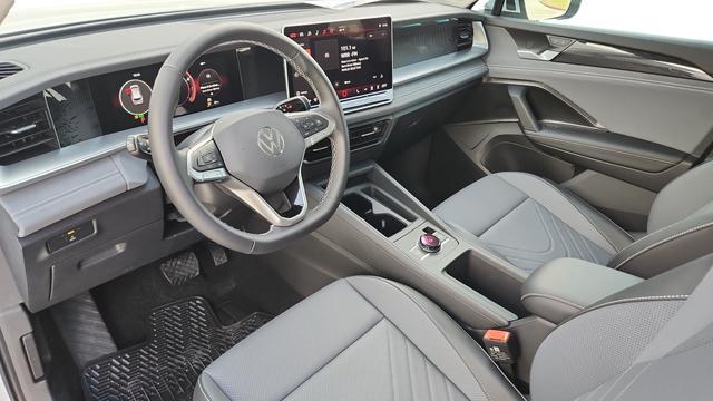 new 2026 Volkswagen Tiguan car, priced at $33,411