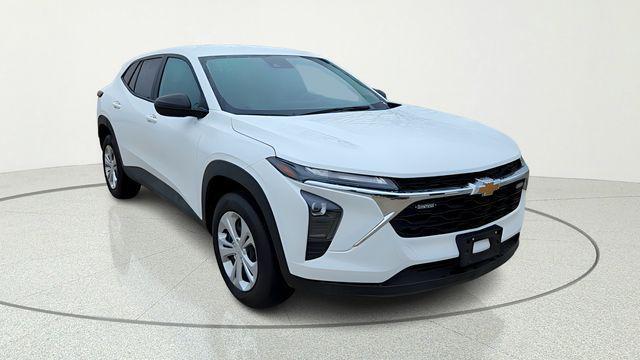 used 2025 Chevrolet Trax car, priced at $24,398