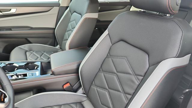 new 2026 Volkswagen Atlas car, priced at $45,764
