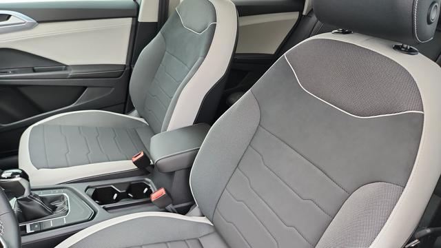 new 2026 Volkswagen Taos car, priced at $30,544