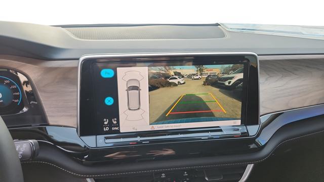 new 2026 Volkswagen Atlas car, priced at $43,283