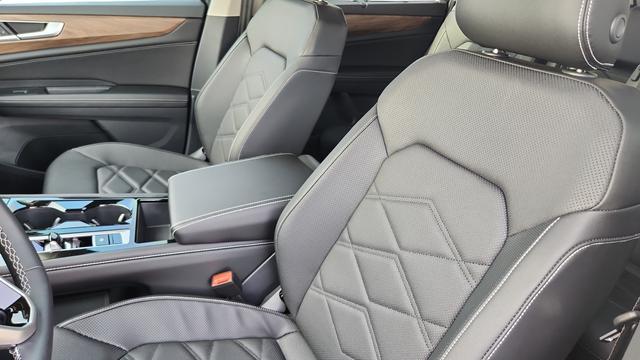 new 2026 Volkswagen Atlas car, priced at $43,283