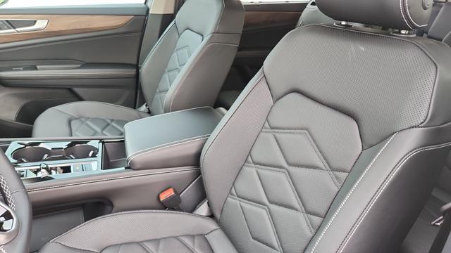 new 2026 Volkswagen Atlas car, priced at $42,771