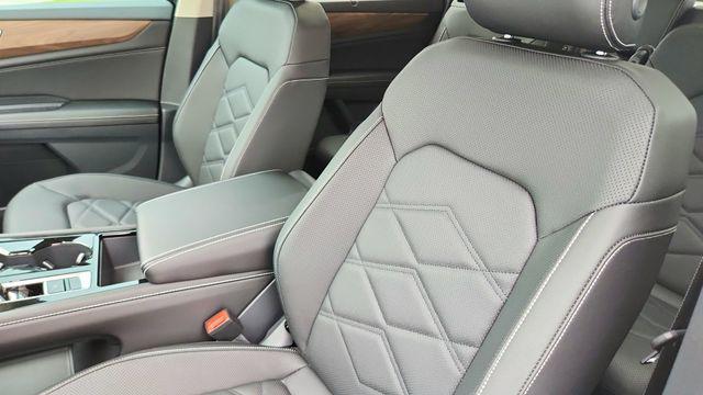 new 2026 Volkswagen Atlas car, priced at $43,283
