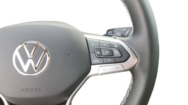 new 2026 Volkswagen Atlas car, priced at $43,283