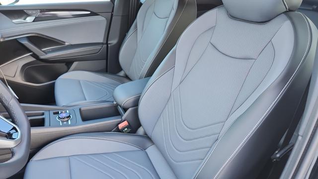 new 2026 Volkswagen Tiguan car, priced at $35,903