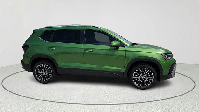 new 2025 Volkswagen Taos car