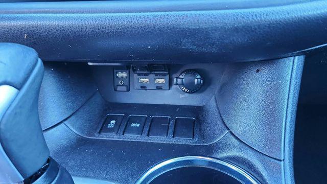 used 2019 Toyota Highlander car, priced at $26,879