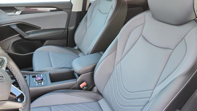 new 2026 Volkswagen Tiguan car, priced at $34,863
