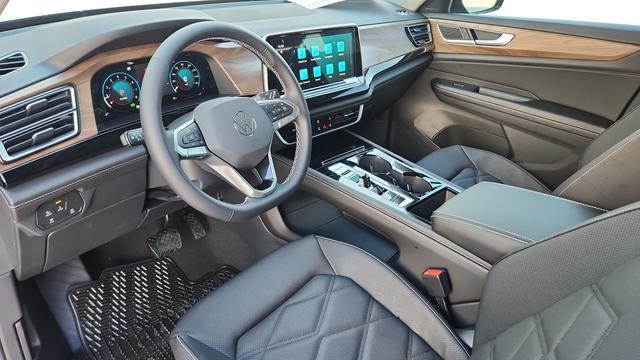 new 2026 Volkswagen Atlas car, priced at $42,173