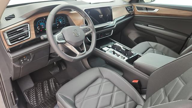new 2026 Volkswagen Atlas car, priced at $42,771