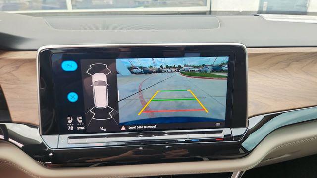 new 2025 Volkswagen Atlas car, priced at $37,406
