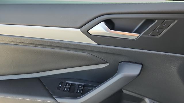 new 2025 Volkswagen Jetta car, priced at $26,011