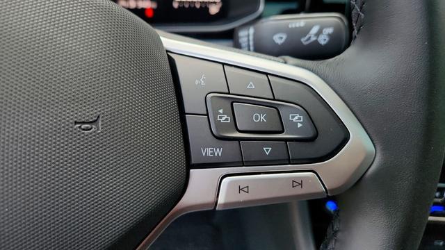 new 2025 Volkswagen Jetta car, priced at $27,557