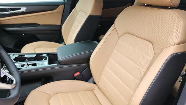 new 2026 Volkswagen Atlas Cross Sport car, priced at $48,446