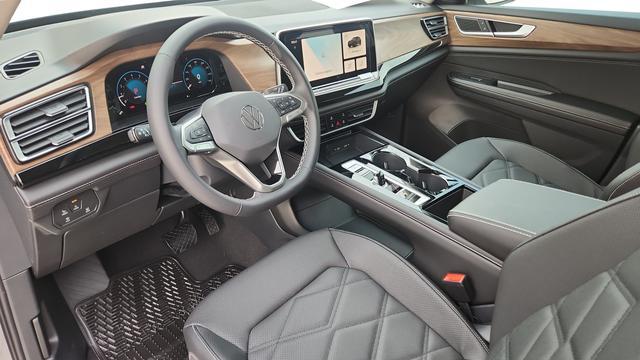 new 2026 Volkswagen Atlas car, priced at $43,283