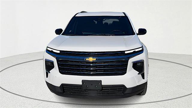 used 2024 Chevrolet Traverse car, priced at $32,994
