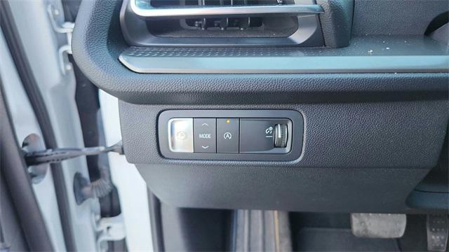 used 2024 Chevrolet Traverse car, priced at $32,994