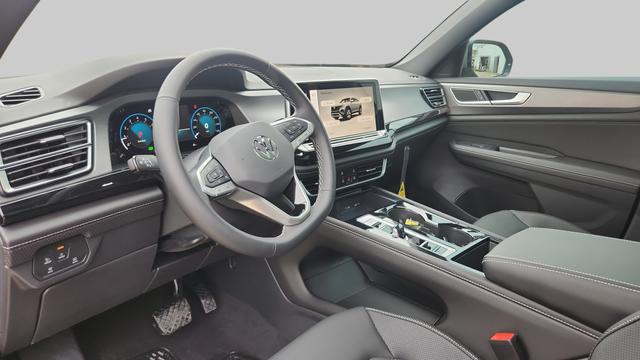 new 2025 Volkswagen Atlas Cross Sport car, priced at $37,637