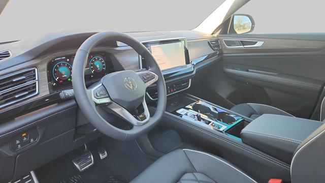 new 2025 Volkswagen Atlas car, priced at $46,878