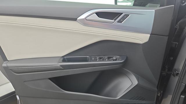 new 2026 Volkswagen Taos car, priced at $30,544
