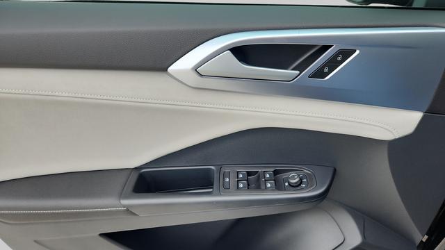 new 2025 Volkswagen Taos car, priced at $31,965
