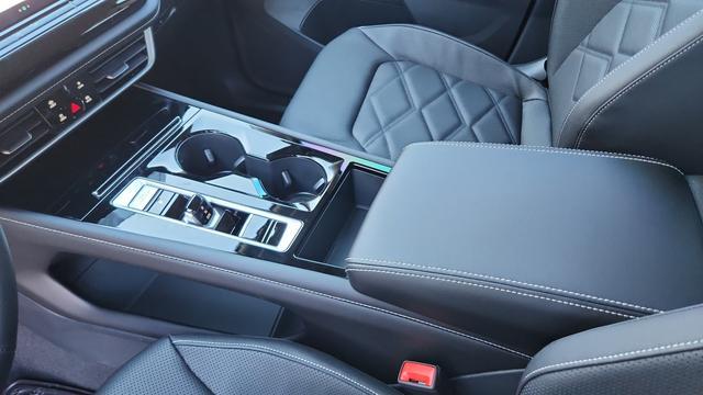 new 2026 Volkswagen Atlas car, priced at $43,122