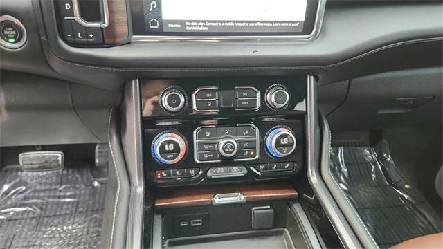 used 2023 GMC Yukon XL car, priced at $70,079