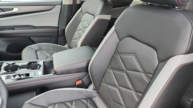 new 2026 Volkswagen Atlas car, priced at $46,362