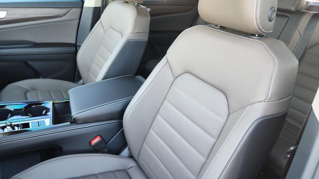 new 2026 Volkswagen Atlas car, priced at $46,836