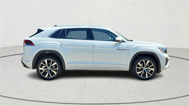 new 2024 Volkswagen Atlas Cross Sport car, priced at $42,121