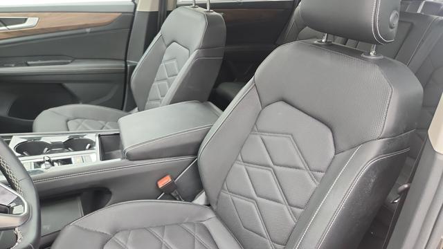 used 2025 Volkswagen Atlas car, priced at $32,289