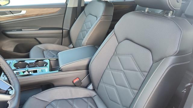 new 2026 Volkswagen Atlas car, priced at $43,283