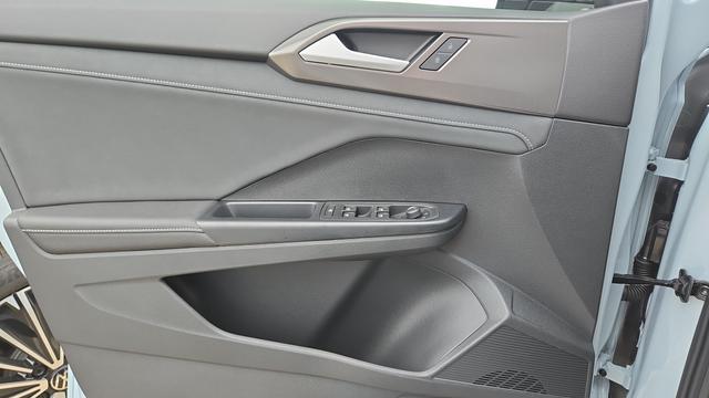 new 2026 Volkswagen Taos car, priced at $31,788