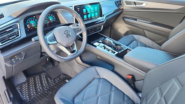 new 2026 Volkswagen Atlas Cross Sport car, priced at $41,495