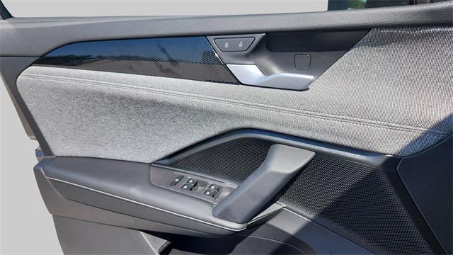 new 2025 Volkswagen Tiguan car, priced at $28,015