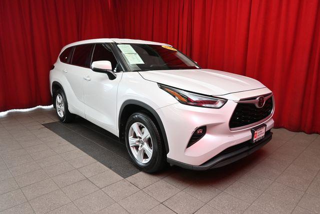 used 2022 Toyota Highlander car, priced at $28,100